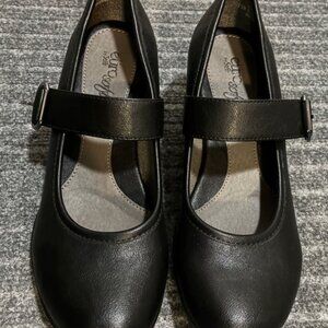 Velma Mary Jane Pump Heel Eurosoft by Sofft Faux Leather 7.5M NWOB